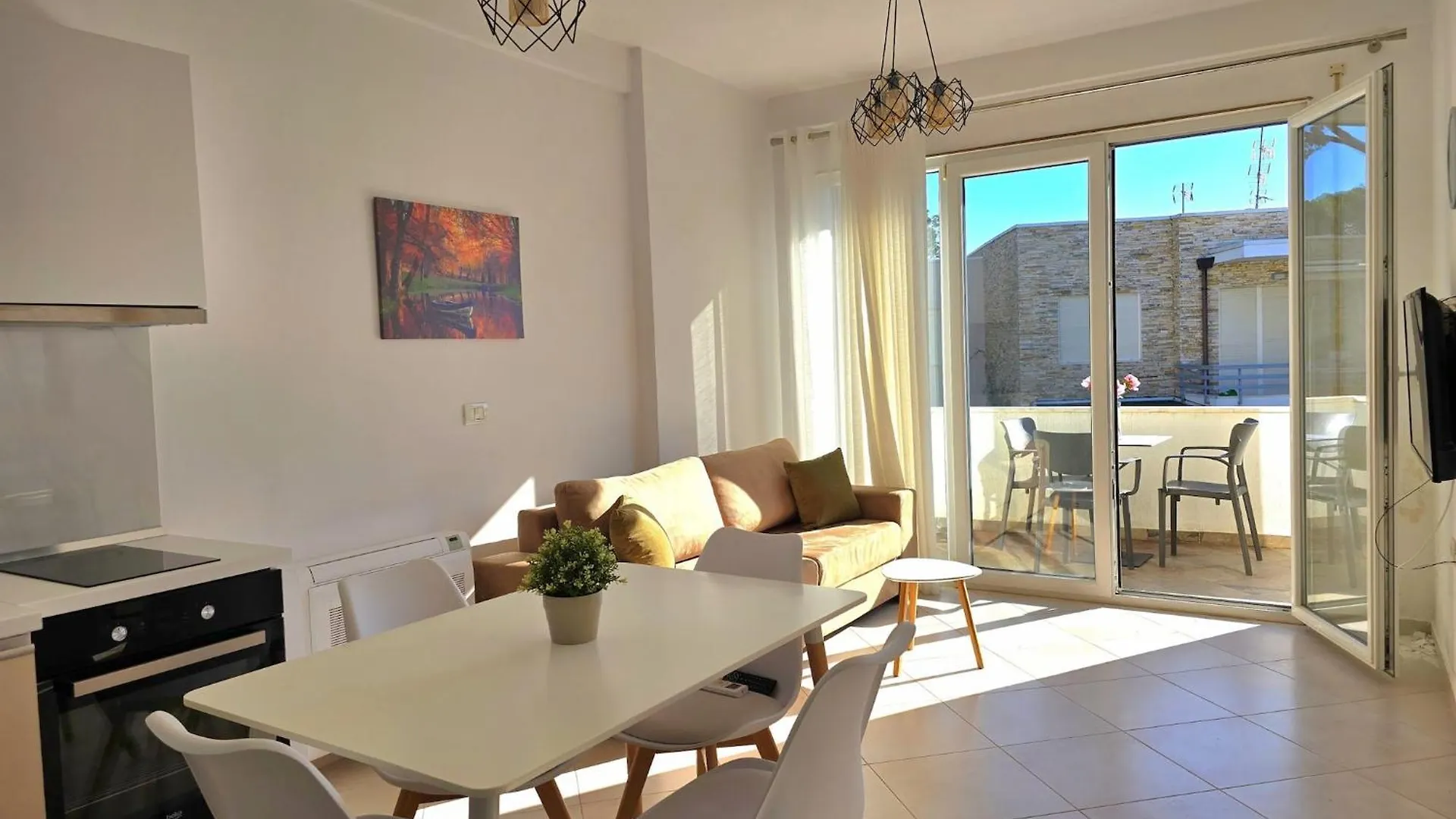 Cozy Apartment Near Sandy Beach Plazhi San Pietro